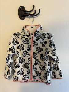 vit fleece med Minnie mouse mönster i stl 92