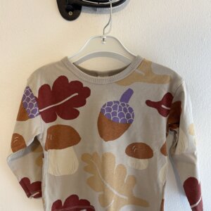 Beige mönstrad långärmad tröja stl 98