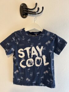 Blå mönstrad t-shirt stl 98/104