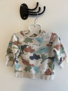 Beige mönstrad tröja stl 68