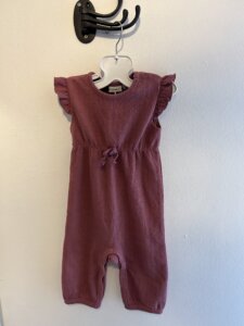Vinröd jumpsuite stl 74