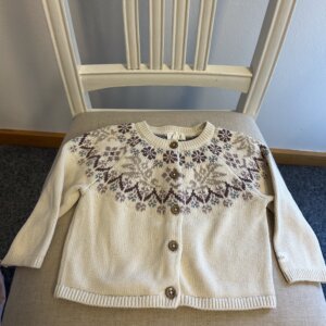 Beige mönstrad stickad kofta stl 68