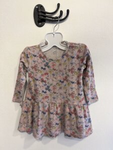 Rosa mönstrad klänning stl 80