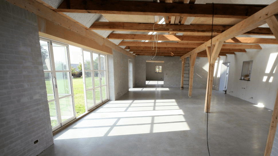 Poleret betongulv - privat bolig - aktivitetsrum mod stue