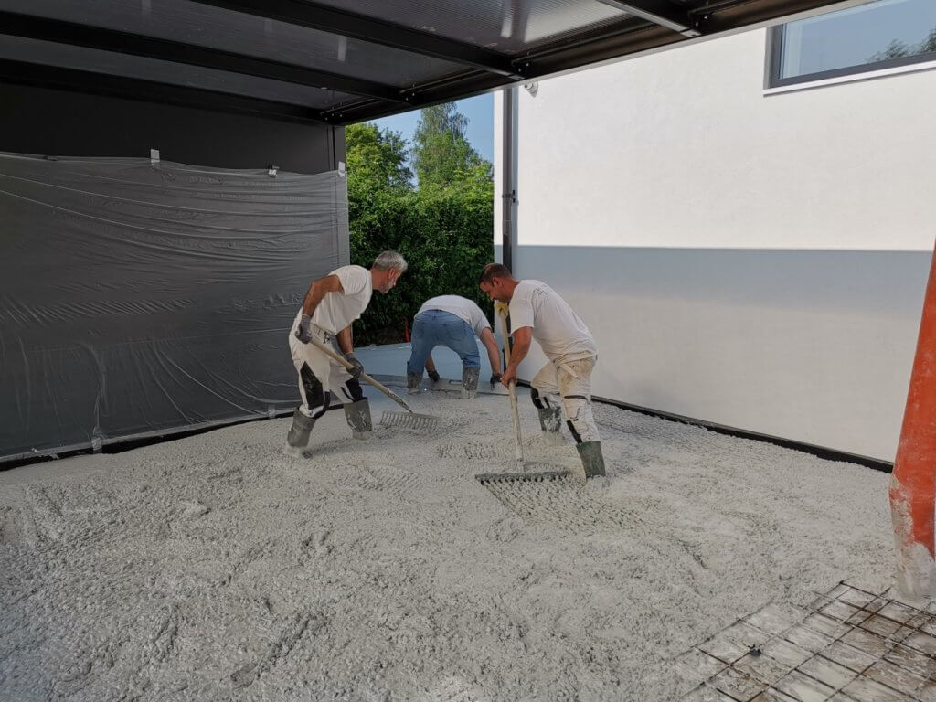 Stoebning af betongulv - lyst støbt betongulv
