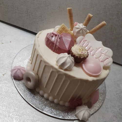 Mini Torte im Dripped Style zu Muttertag