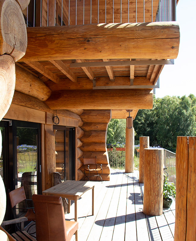 caledonai-log-homes-nairn-log-deck