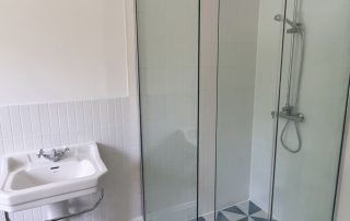 Walk in shower
