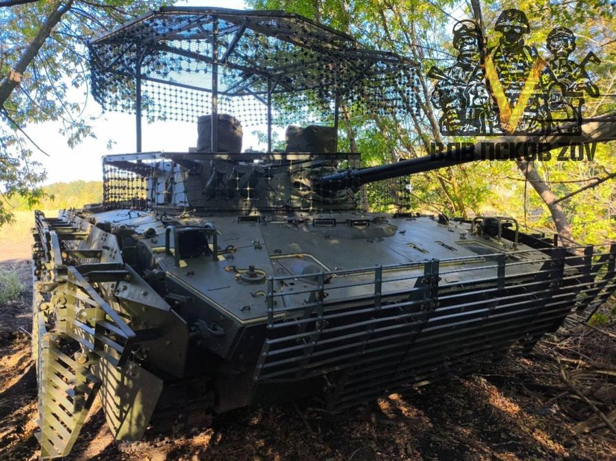مدفع BMD-4M معدّل للحرب في أوكرانيا.  