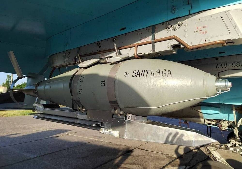 A FAB-500 UMPK bomb on a Russian jet. 