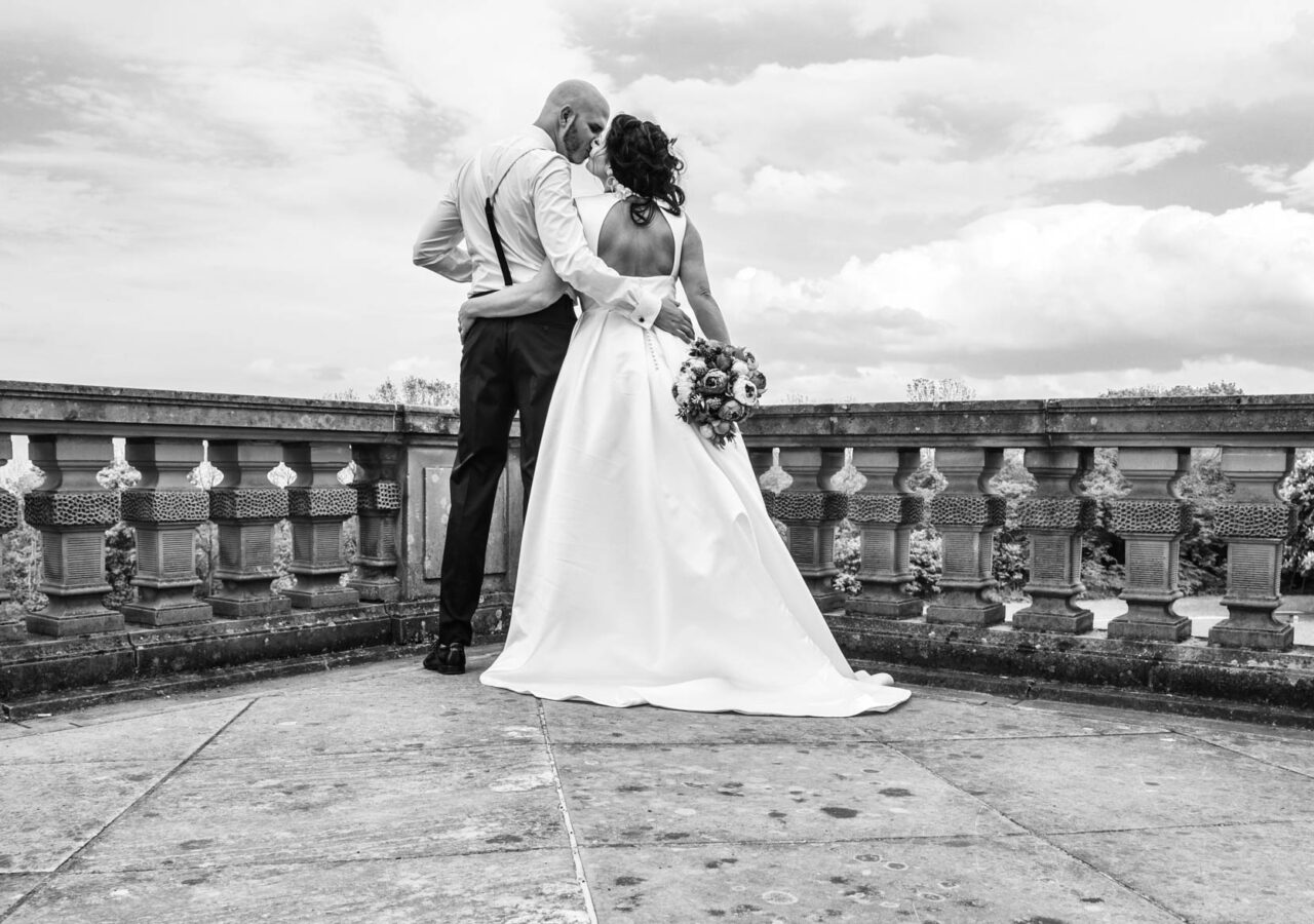 Fotograf Hochzeit. Brautpaar in Schloss Solitude