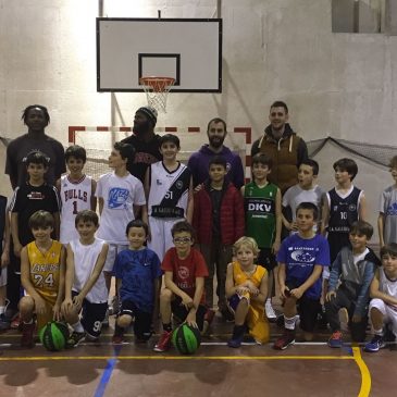 Los jugadores de Gallofa & Co visitan a los equipos de cantera