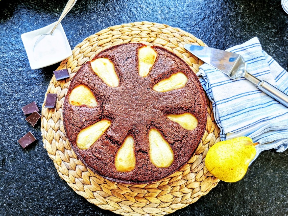 Ein easy Rezept für saftigen Birnenkuchen mit Grieß. Nachbacken und genießen!