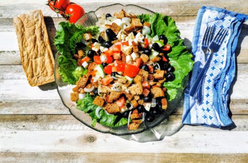 vegetarischer Brotsalat - ein unkompliziertes Rezept zur Resteverwertung!