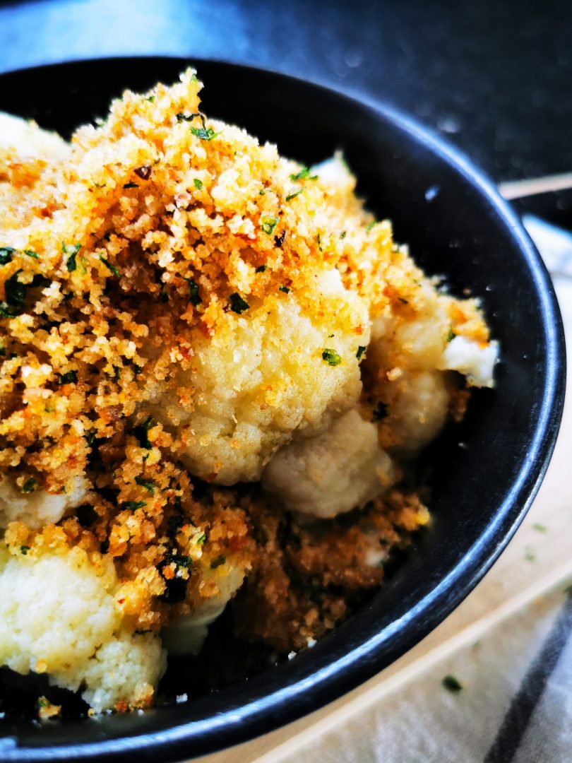 Rezept für Blumenkohl mit Semmelbröselkruste - ganz einfach! - Cappotella