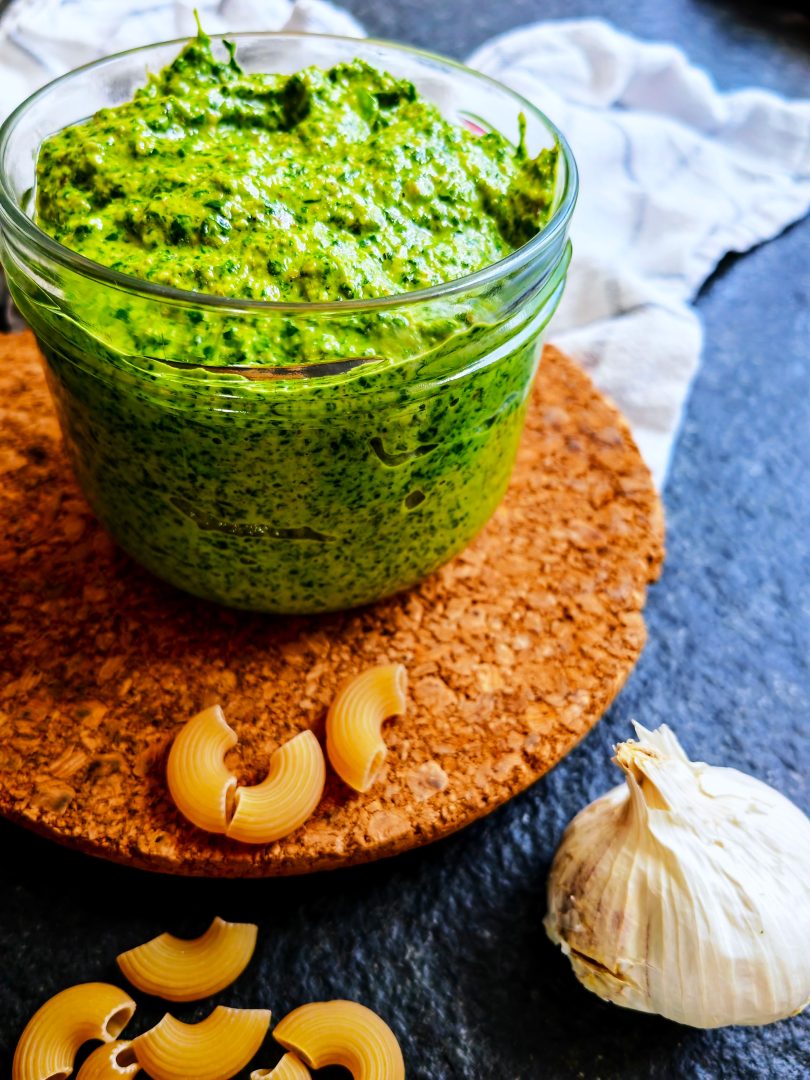 Pasta mit Spinatpesto selber machen - ganz einfach und vegan! - Cappotella Pasta mit Spinatpesto selber machen - ganz einfach und vegan! - Cappotella