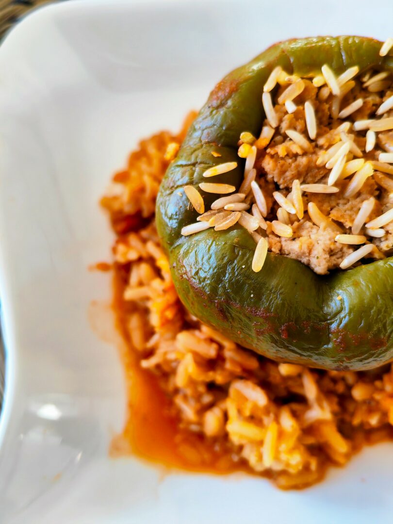 Gefüllte Paprika mit Reis - ein veganes One Pot Gericht - Cappotella