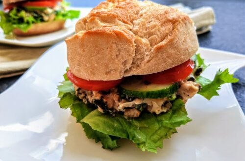 Saftiges Thunfisch Sandwich aus Kichererbsen - diese vegane Variante wirst du lieben! Das Rezept findest du bei Julie im Foodblog auf Cappotella.de