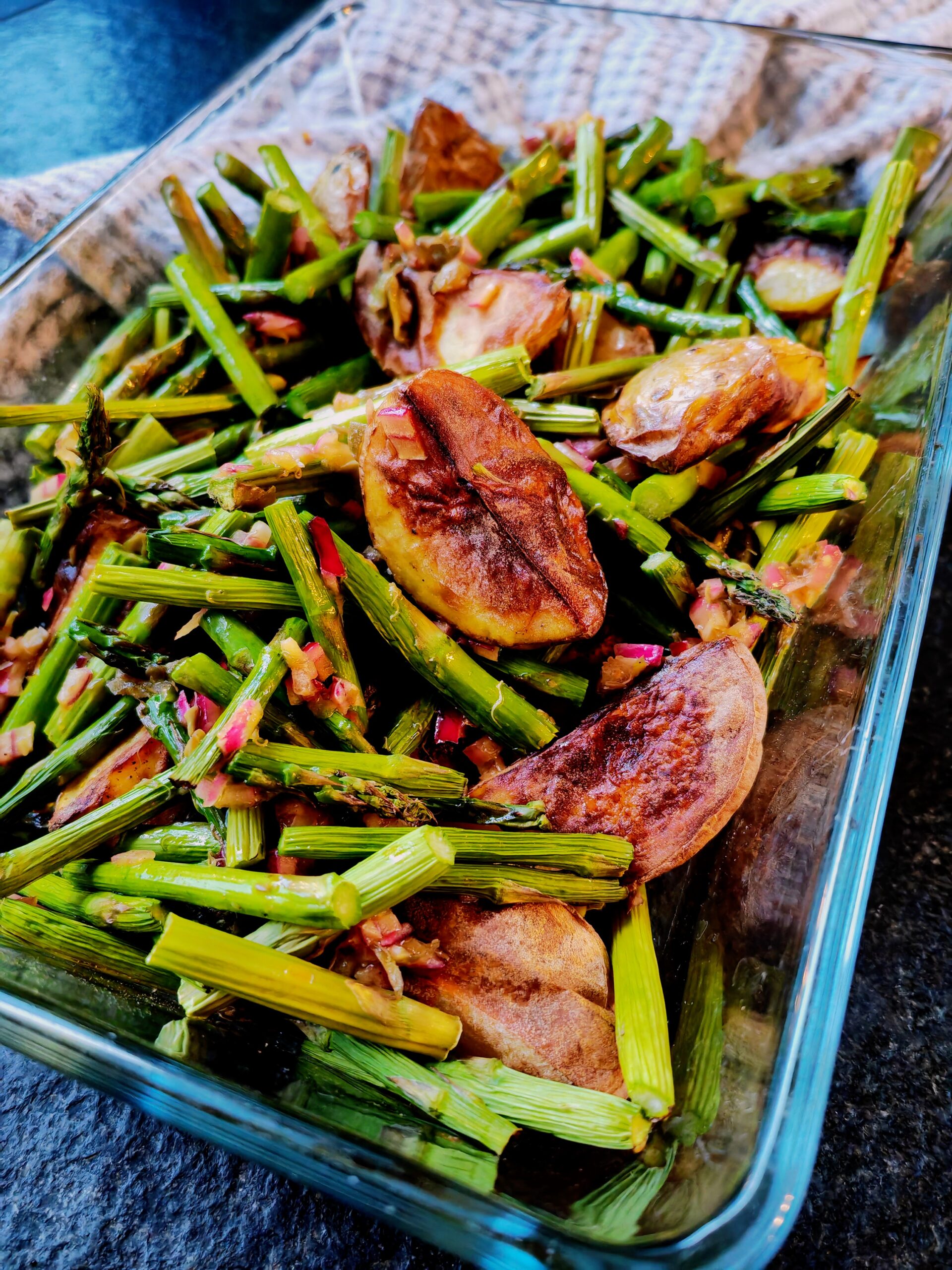 veganer grüner Spargelsalat aus der Heißluftfritteuse - es ist Liebe!