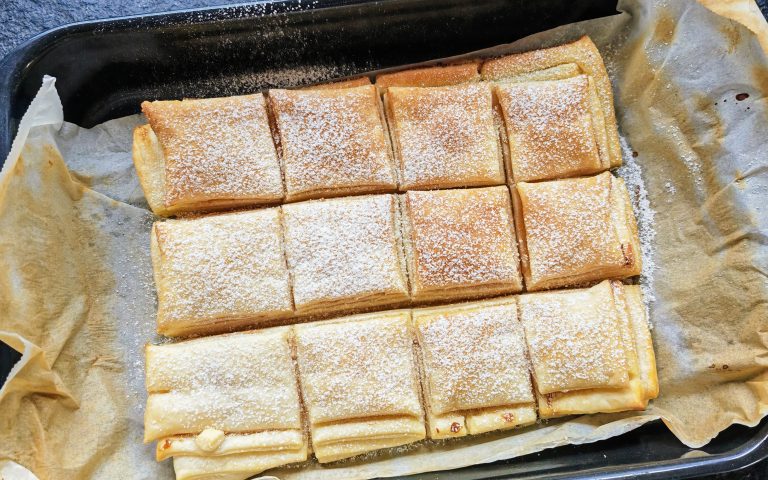 Süße Nudeln mit Semmelbrösel // Klassiker aus der Kindheit - Cappotella Süße Nudeln mit Semmelbrösel // Klassiker aus der Kindheit - Cappotella