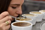 La storia della più giovane assaggiatrice di caffè al mondo
