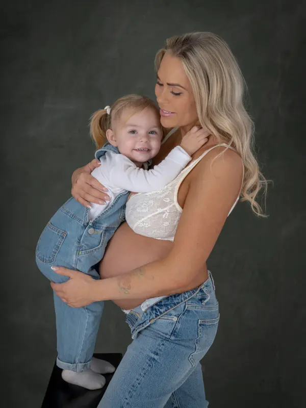 Hvordan man inkluderer ældre børn i en gravid fotografering – 6