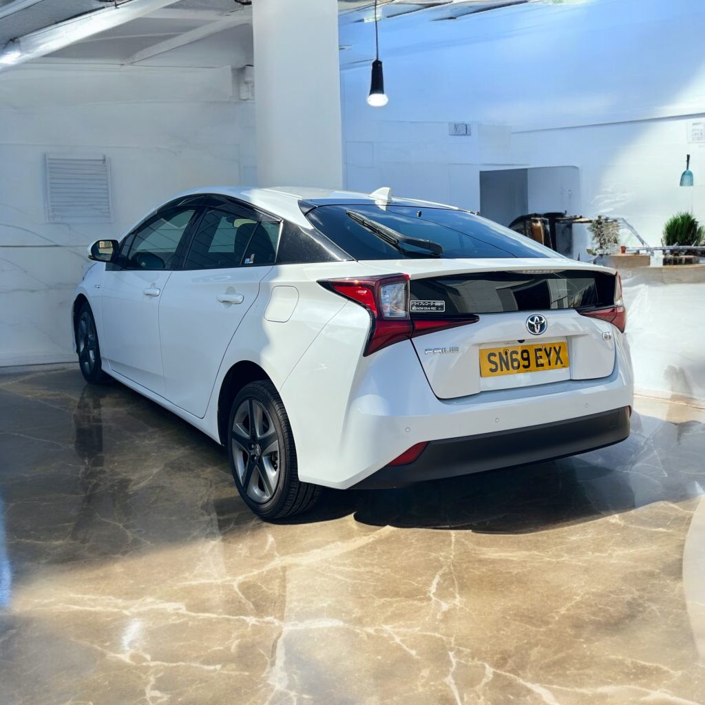 Toyota Prius 1.5 CVT 4dr SN69EYX  2024  34,100 miles Petrol Hybrid Automatic White 1 owner Car