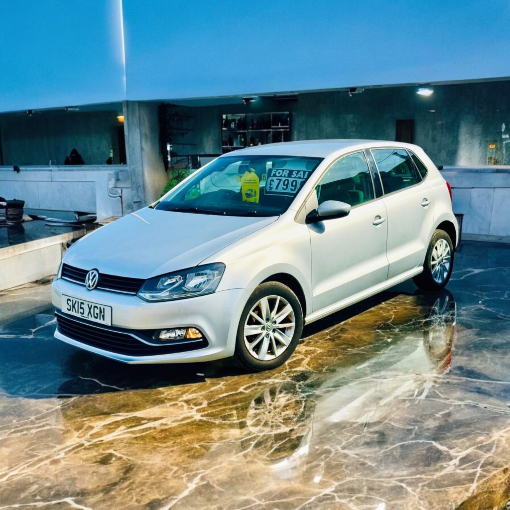 Volkswagen Polo 1.0 BlueMotion Tech SE Euro 6 (s/s) 5dr, 2015 (15)  47,600 miles,  Petrol,  Manual,  Silver,  4 owners, 1 Year MOT, 6 Months Warranty