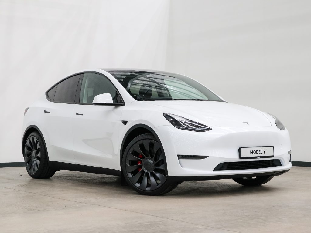 Tesla Model Y (Dual Motor) Long Range Auto 4WDE 5dr SH72HRO  2022 (72)  14,300 miles Electric Automatic White 1 owner Car