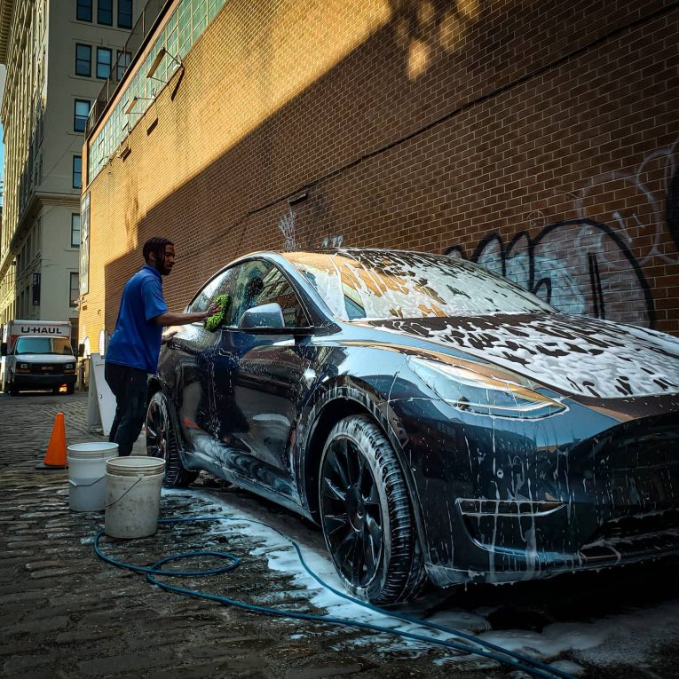 How to wash your car in the sun