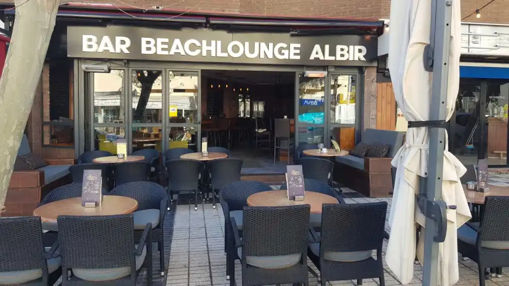 beachl ounge albir