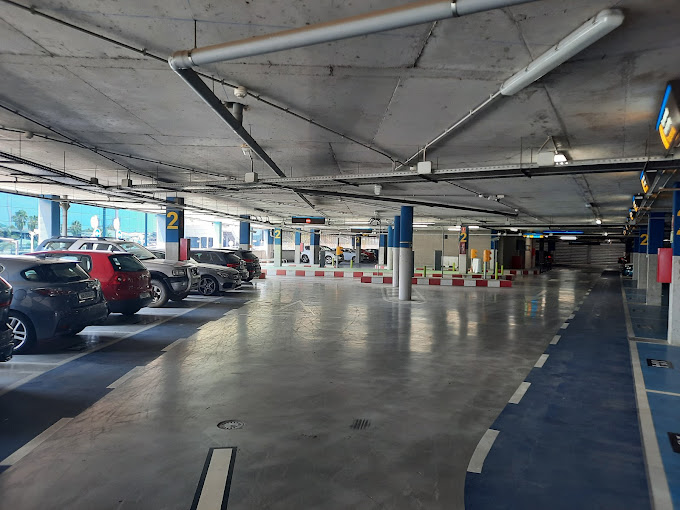 Valencia Airport parking