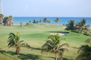 A seaside Jamaican golf course