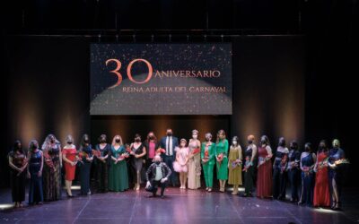 GALA 30 ANIVERSARIO REINAS ADULTAS DEL CARNAVAL DE TORREVIEJA Y ENTREGA DEL ESCUDO DE ORO A MANUEL TORRES GÓMEZ Y CARMEN FERRÁNDEZ CATALÁ