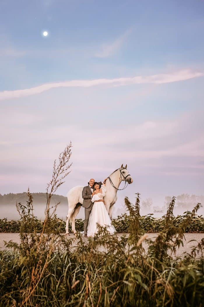 After Wedding Shooting mit Pferd zur Blauen Stunde