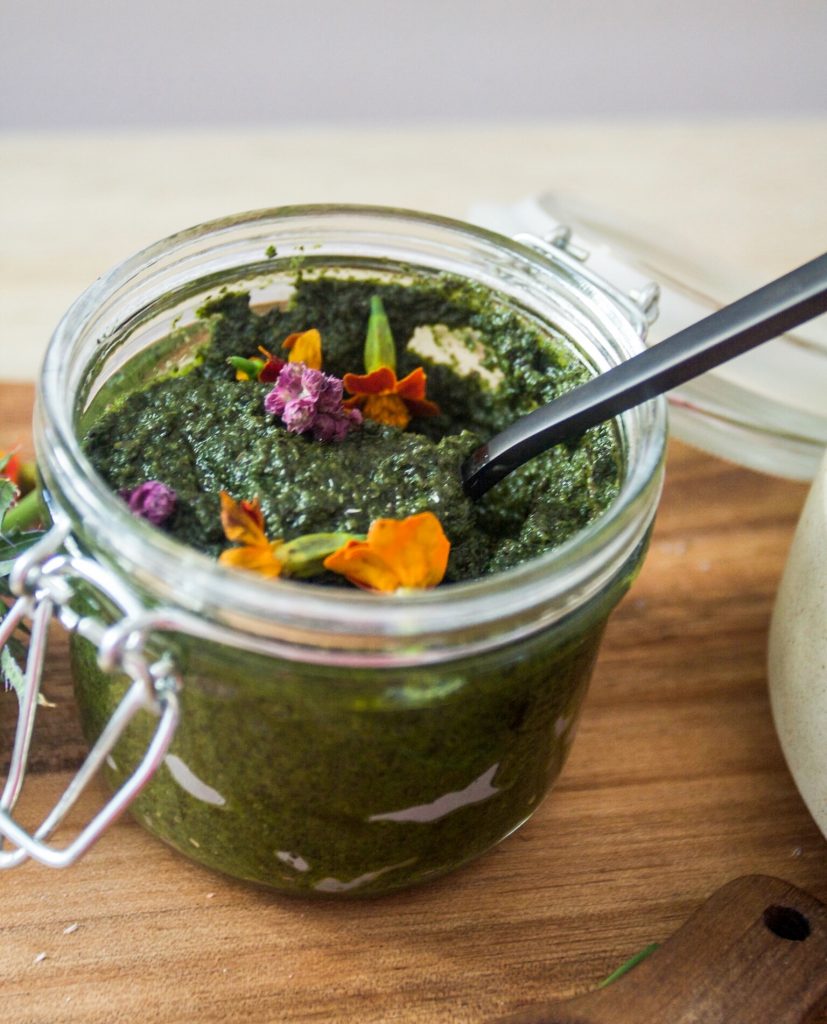 Vegan kale pesto