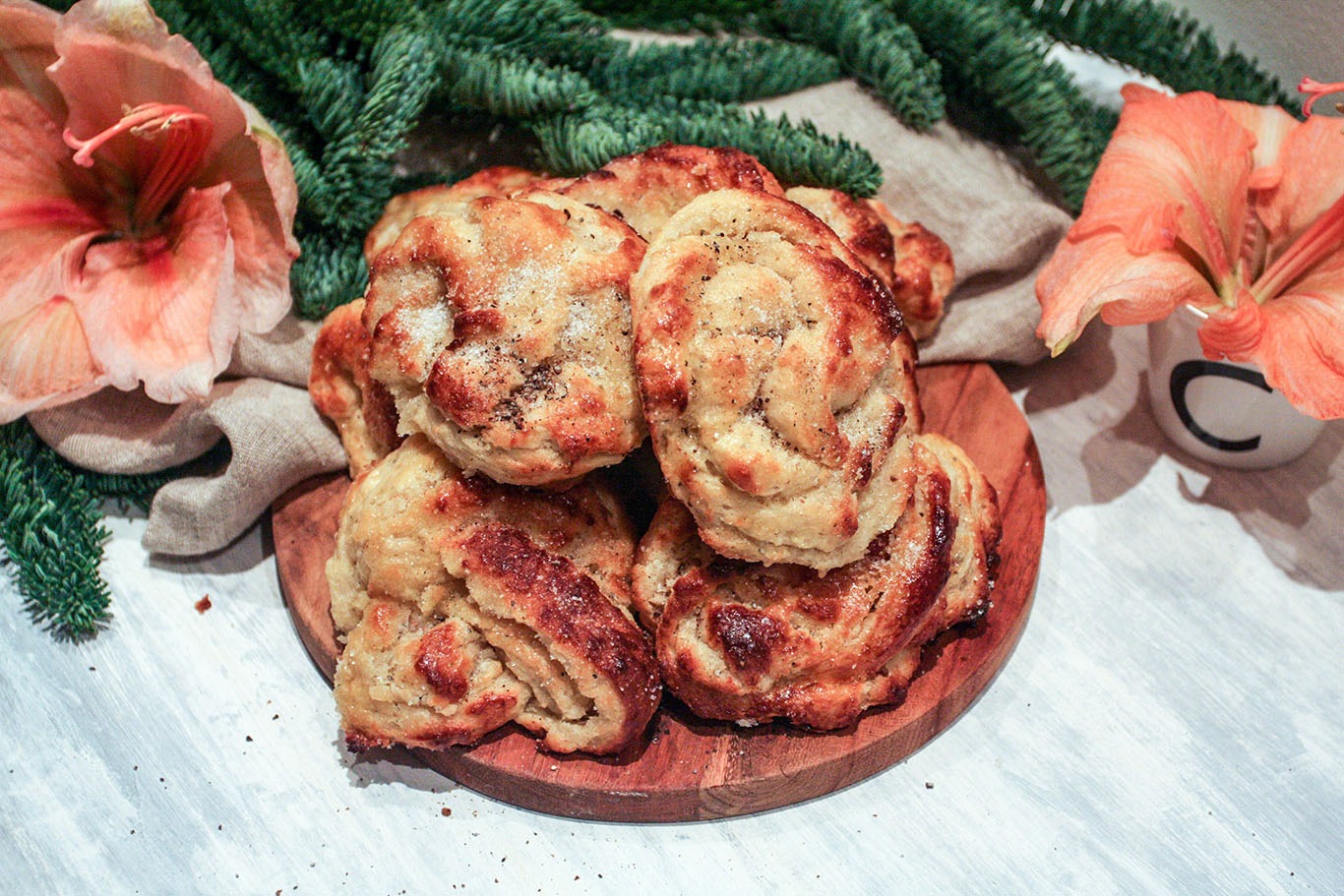 Swedish cardamom knots