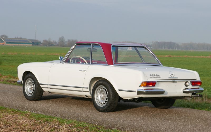 Mercedes-Benz 230 SL Pagode