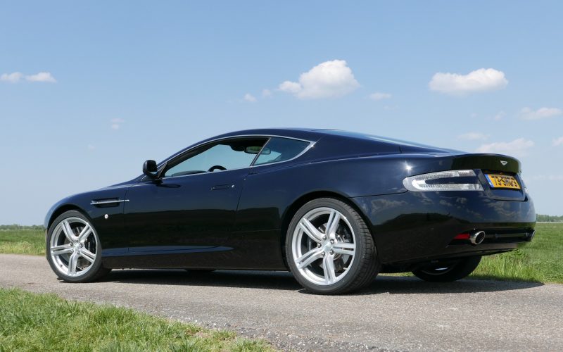 Aston Martin DB9