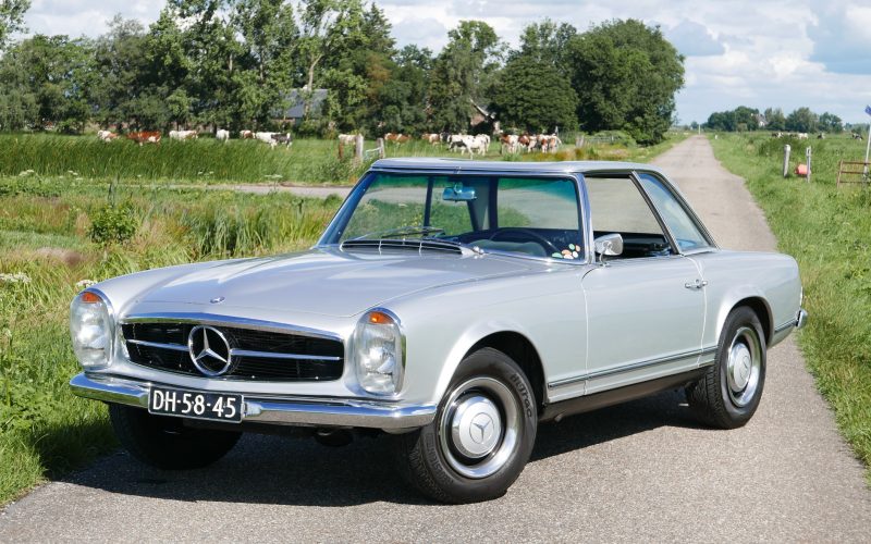 Mercedes-Benz 230SL Pagode