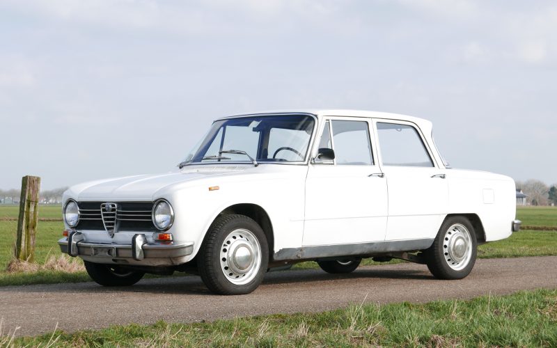 Alfa Romeo Giulia 1300 Super