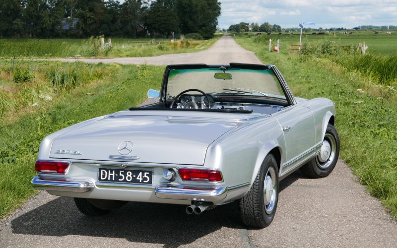 Mercedes-Benz 230SL Pagode