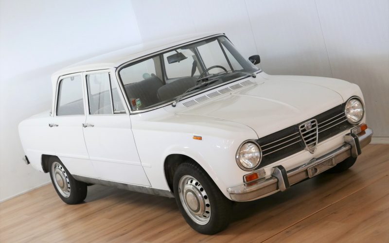 Alfa Romeo Giulia 1300 Super