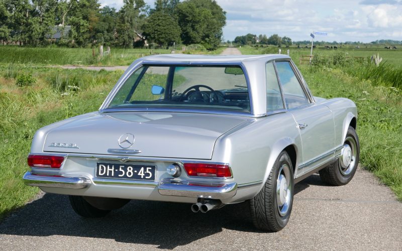 Mercedes-Benz 230SL Pagode