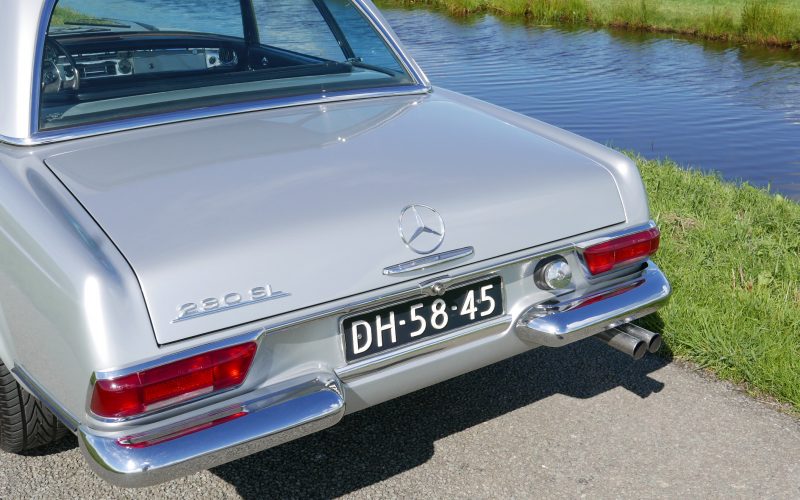 Mercedes-Benz 230SL Pagode