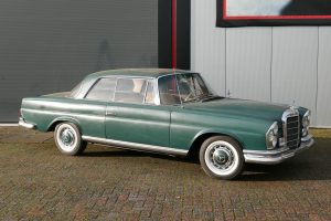 Mercedes-Benz 220 SE Coupé