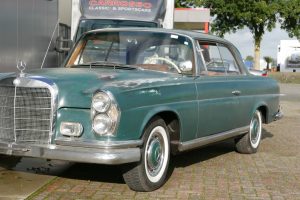 Mercedes-Benz 220 SE Coupé