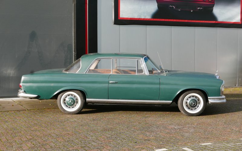 Mercedes-Benz 220 SE Coupé