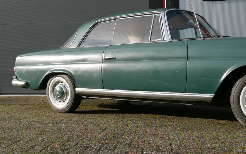 Mercedes-Benz 220 SE Coupé