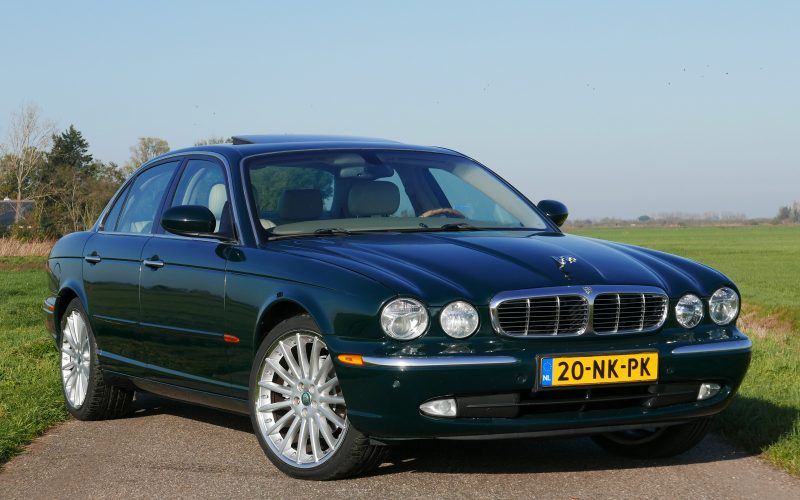 Jaguar XJ8